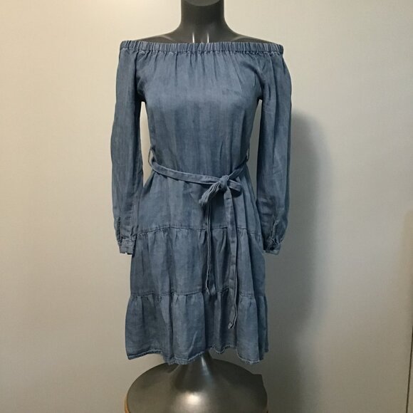 Velvet Heart Dresses & Skirts - Velvet Heart Off Shoulder Dress with Tiered Skirt  Size XS